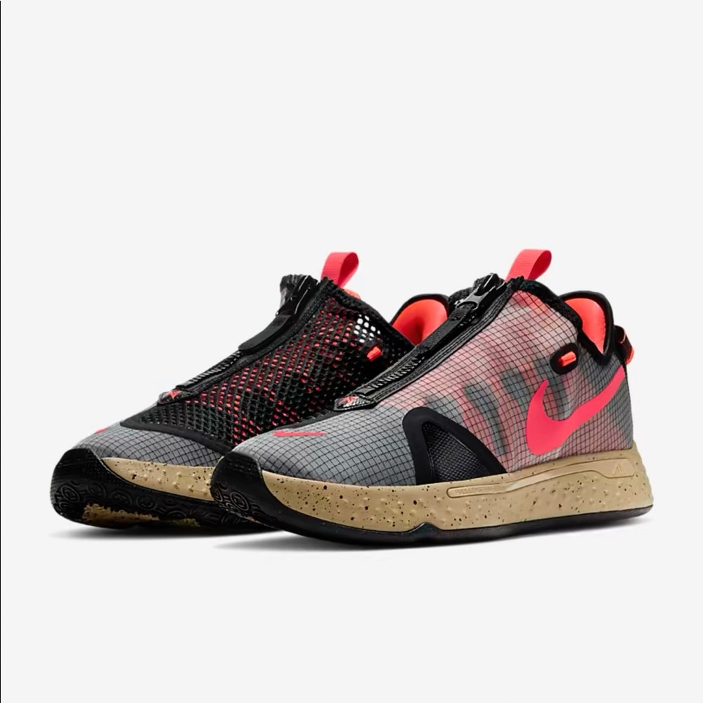 NIB Nike PG4 Basketball shoe Men’s size 9